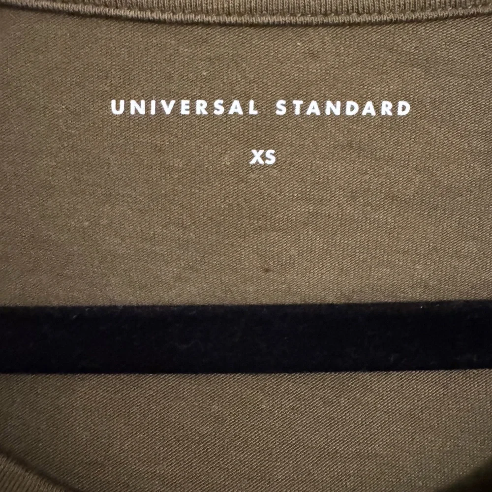 Universal Standard Tee Rex - Picture 3 of 4